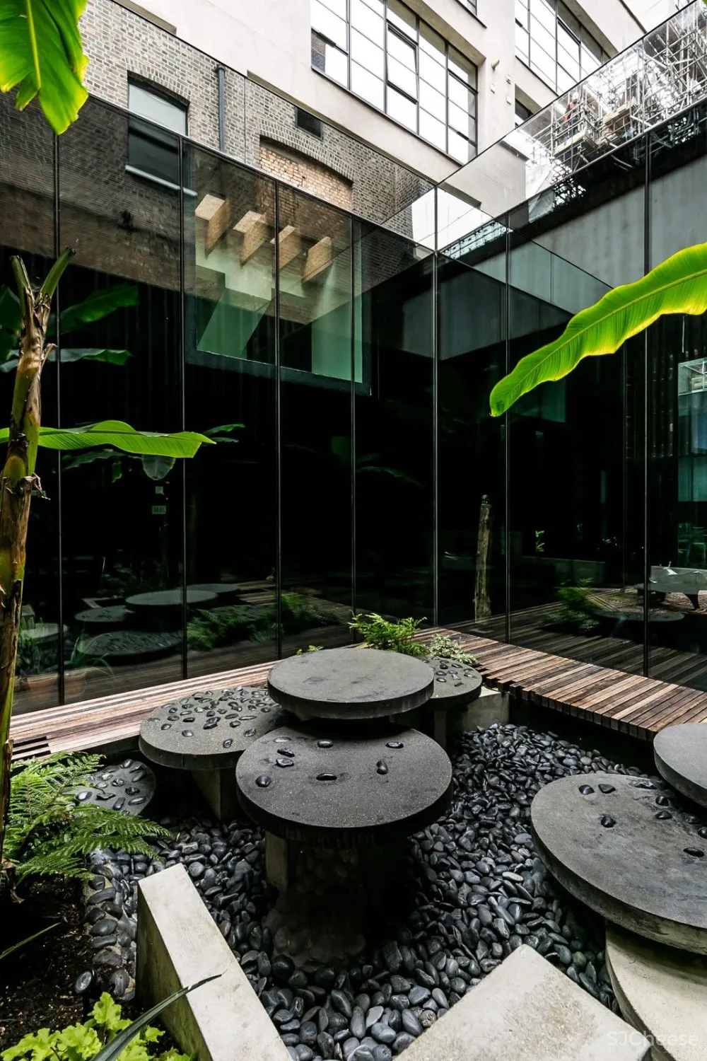 他十七年前设计的老房,现在五千万成交,这设计是真黑