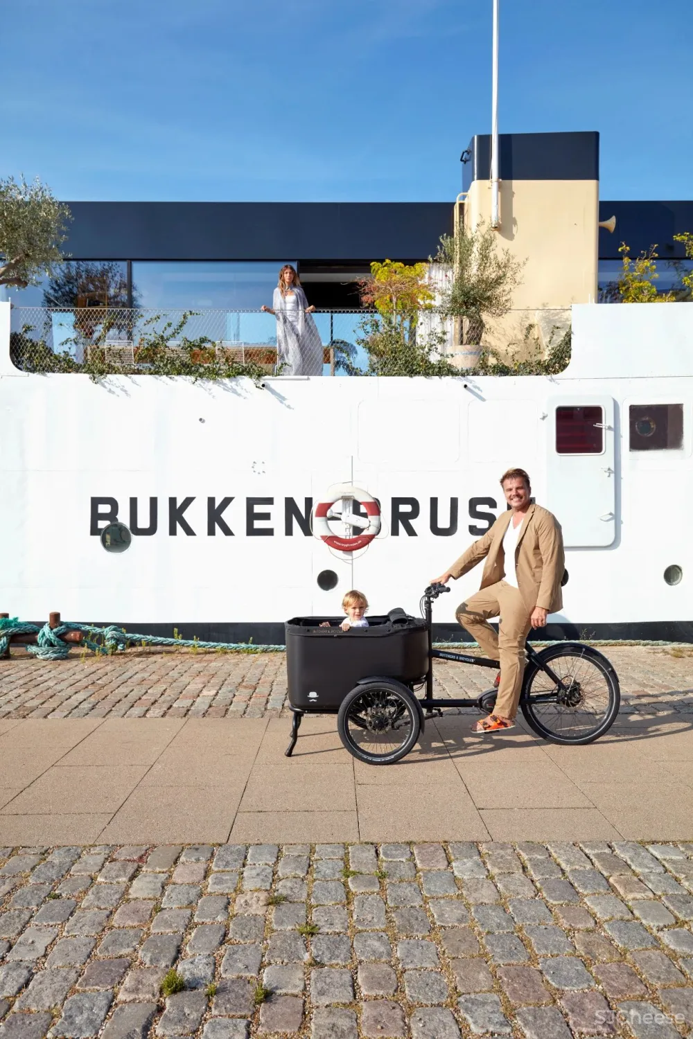 大B哥的私宅曝光,一家人竟然住在船上?这设计真有格调!