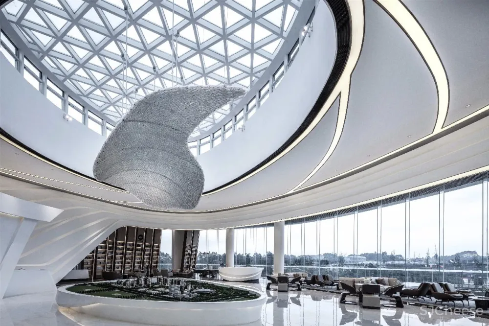 凌子达新作 星云流动的空间