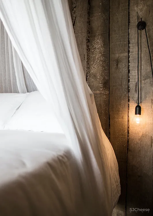 乡下民宿越做越精致，它们却反其道而行：越简陋越高级