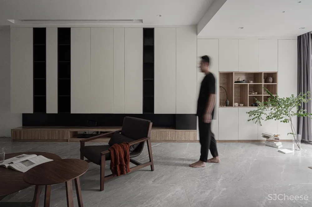 三层错层空间结构的趣味性,极简生活的本色