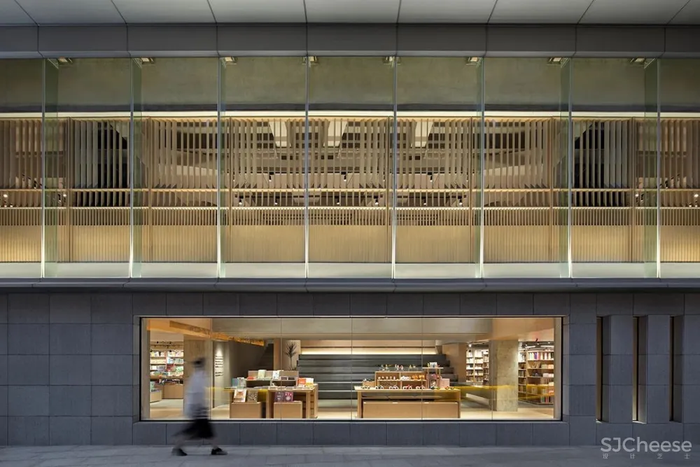 立品设计 郑铮 一家书店，点亮一座城市的文化灯塔