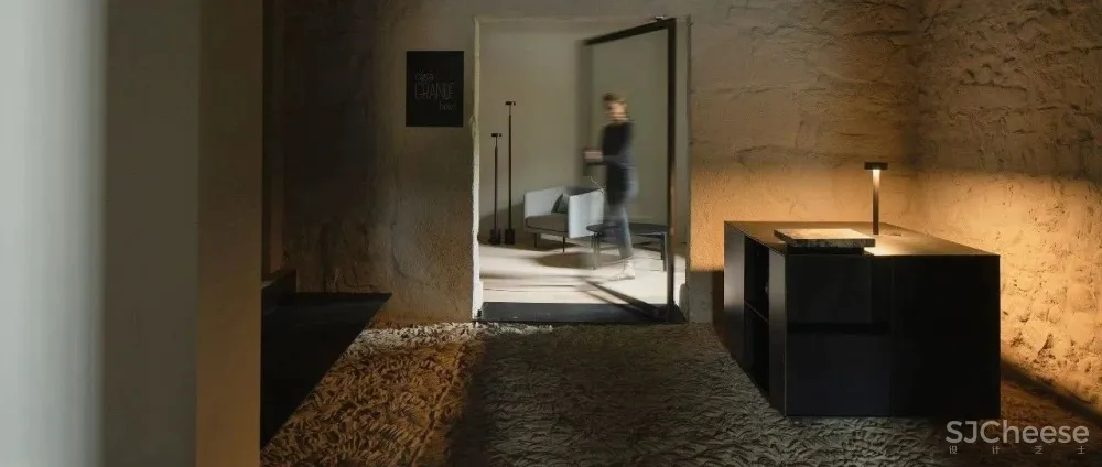 乡下民宿越做越精致，它们却反其道而行：越简陋越高级