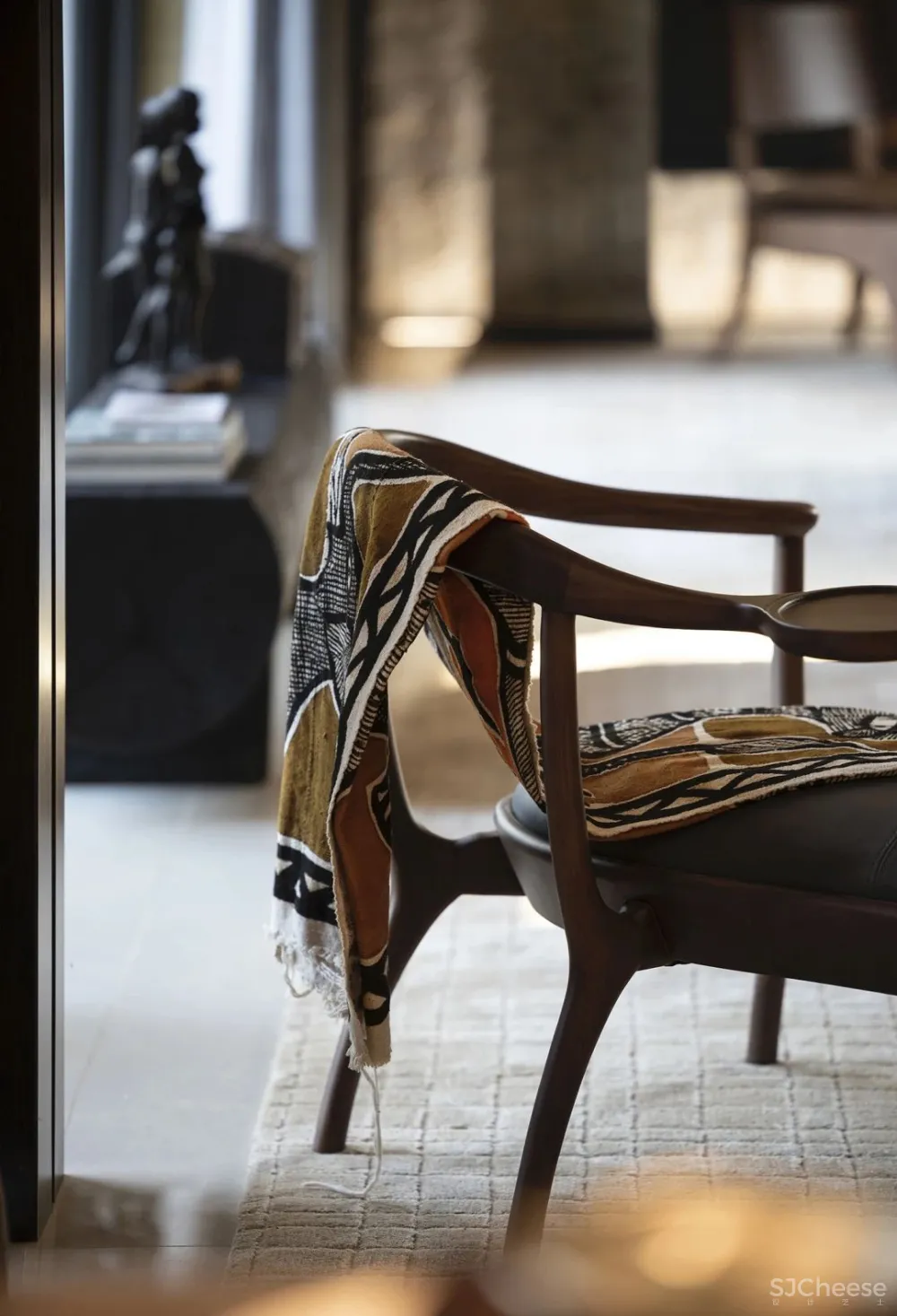 以琥珀绝色,传递都市野奢桃源之美!