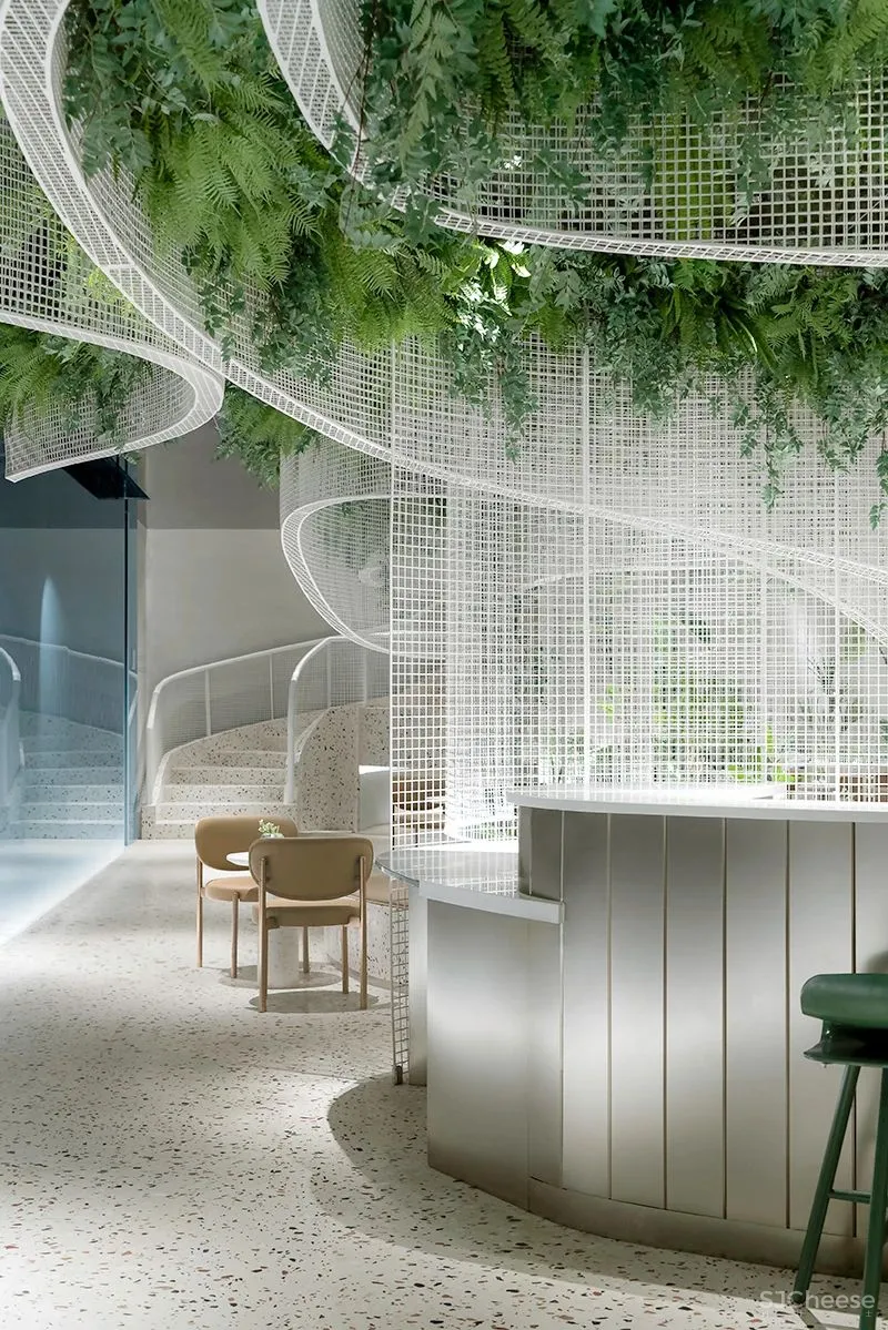 峻佳设计丨水上的白色花园,超现实主义咖啡馆打造城市记忆封面