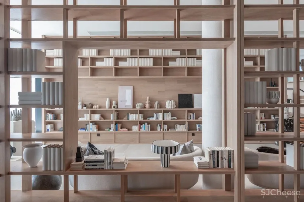 重庆滨江边的“时光之轮” 元禾大千