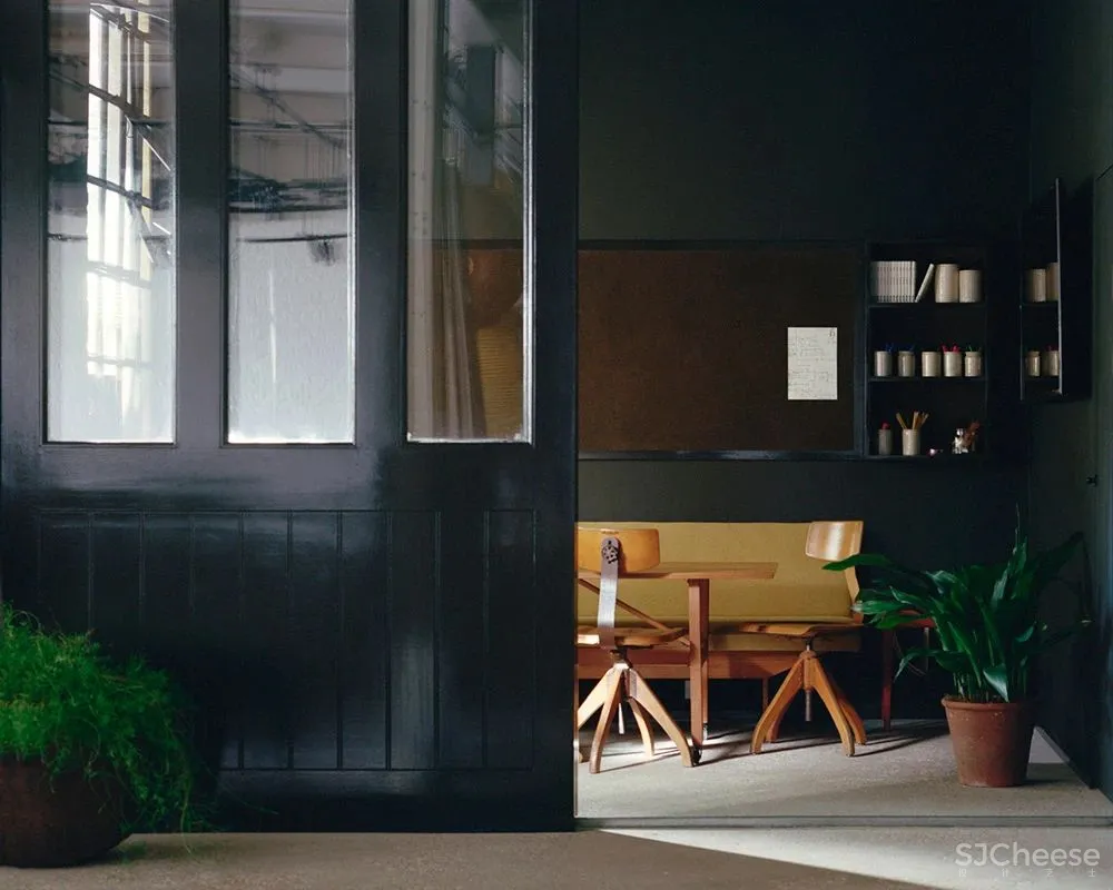 光影下的混凝土之舞 照明设计PSLab伦敦总部展示兼办公设计欣赏