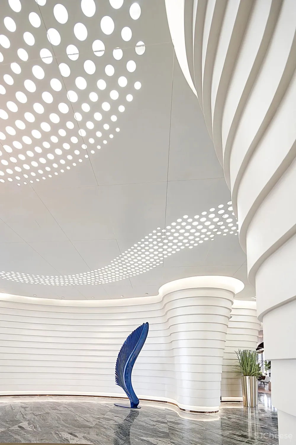 光影幻变的诗意空间，构筑当代艺术的解构哲学