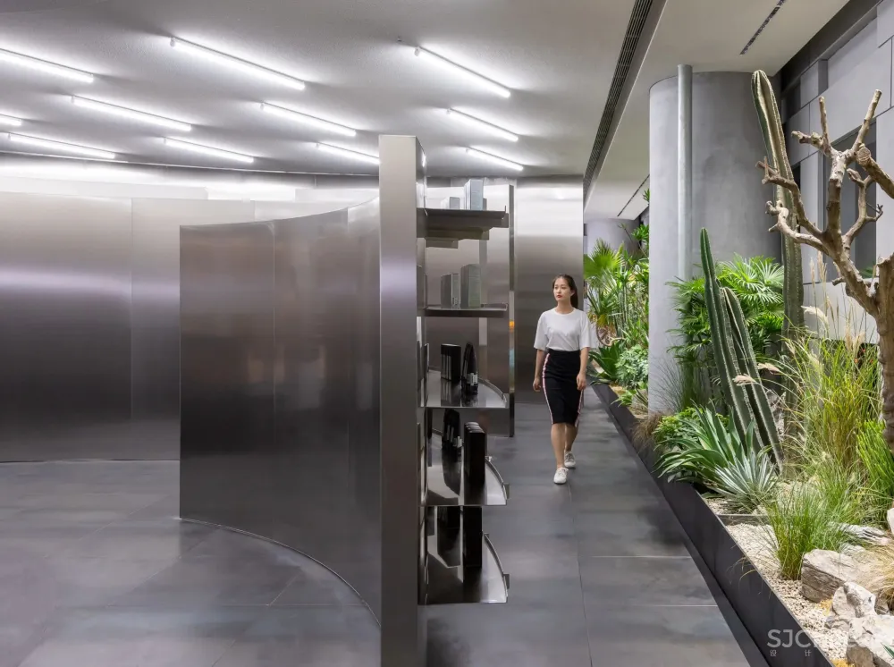 必逛的网红美妆店話梅落地成都,你打卡了吗?