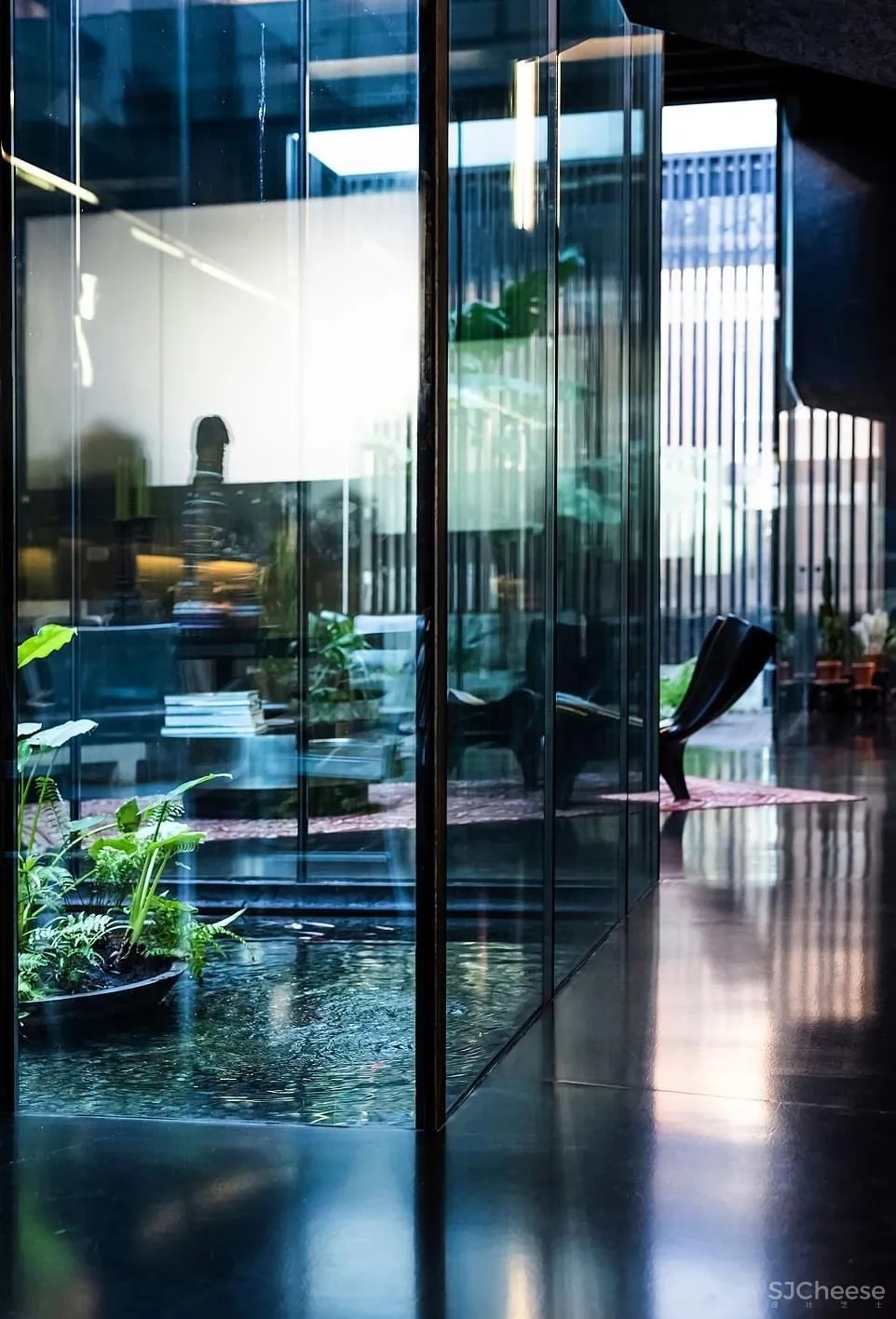 他十七年前设计的老房,现在五千万成交,这设计是真黑