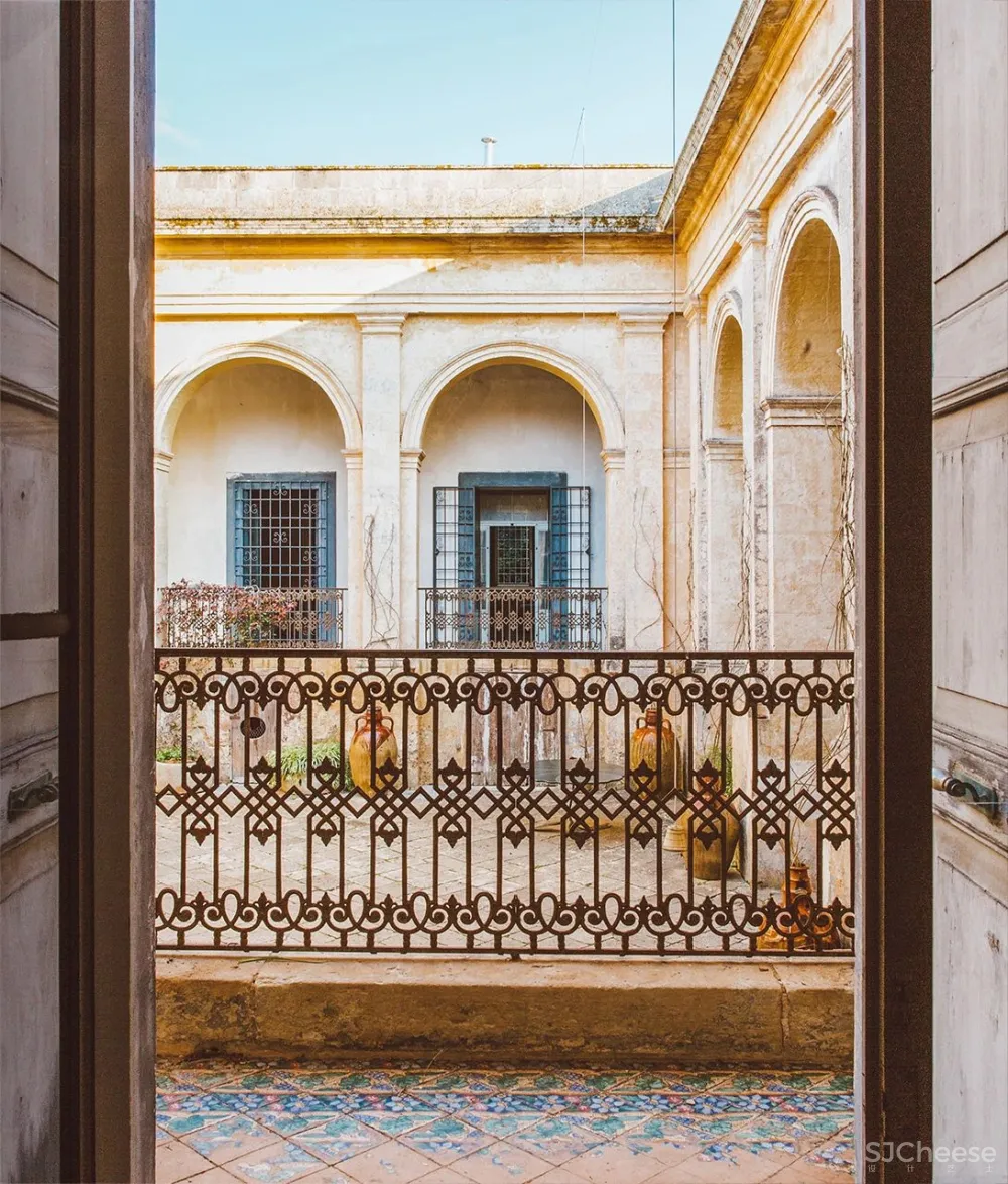 159 年历史的遗迹艺术酒店,收藏了极简、侘寂、巴洛克、拜占庭等风格!
