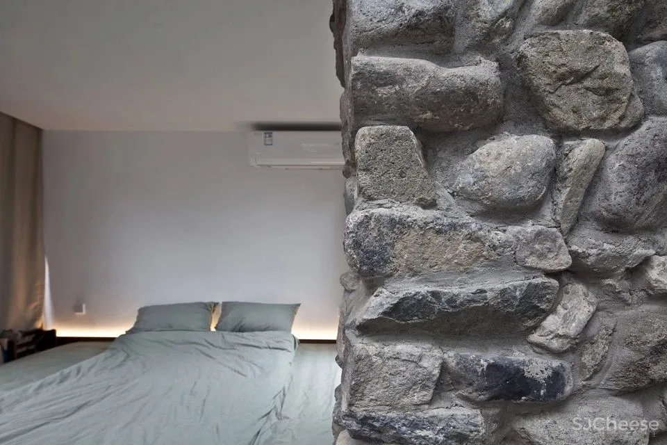 北京这栋沉静百年的老宅没有爆改,却把过道运用得淋漓尽致!