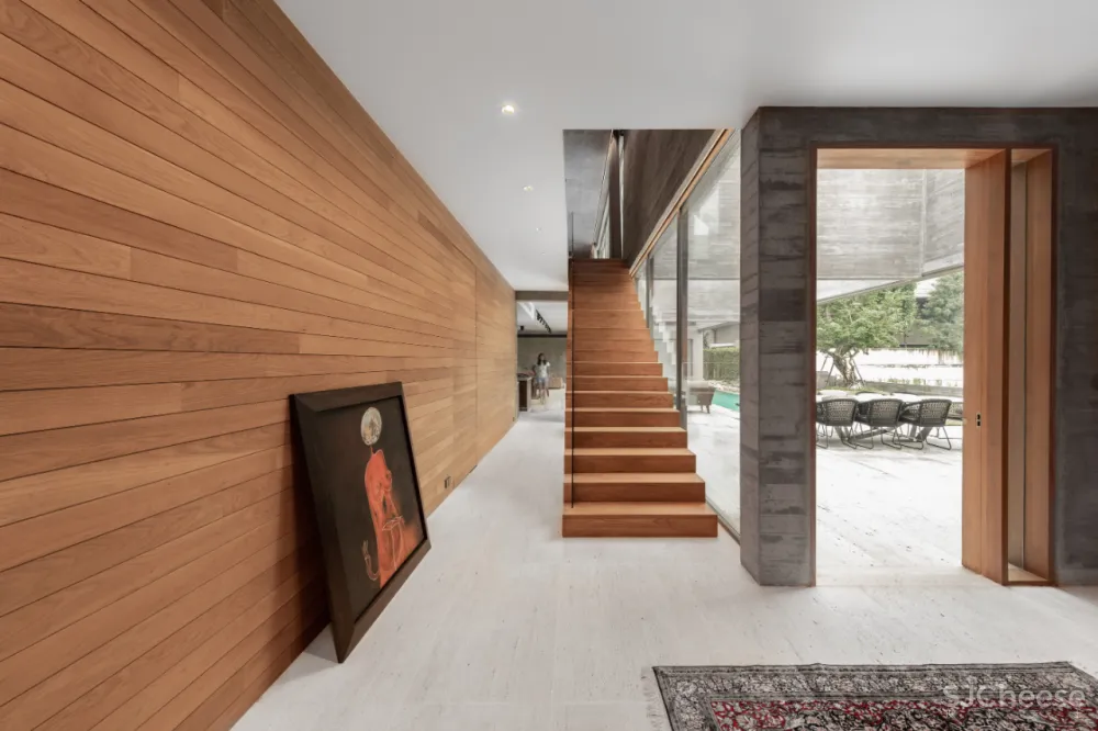 1500㎡ 全混凝土别墅,用木纹呈现永不褪色的质感