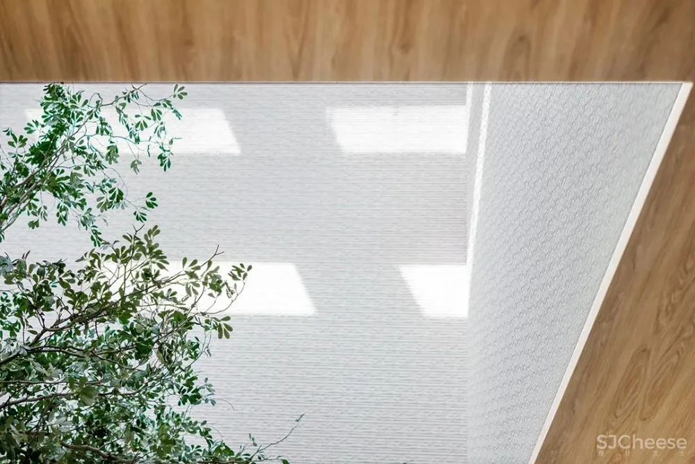 峻佳 杭州万科开了家超仙的雨林餐厅，成新晋网红地 ！