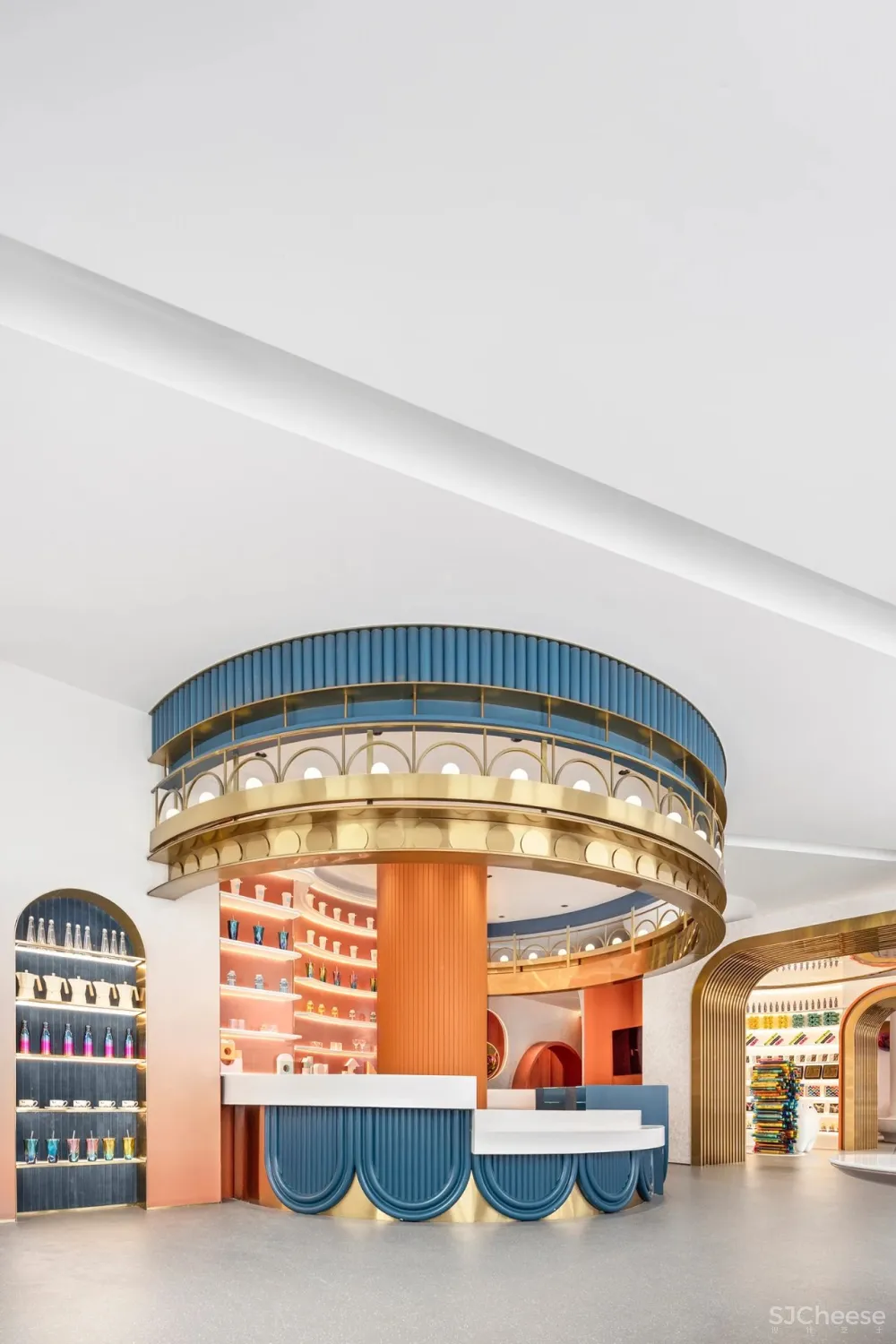 CLV×万科：色彩梦幻联动，打造都市中的“天真避难所”!