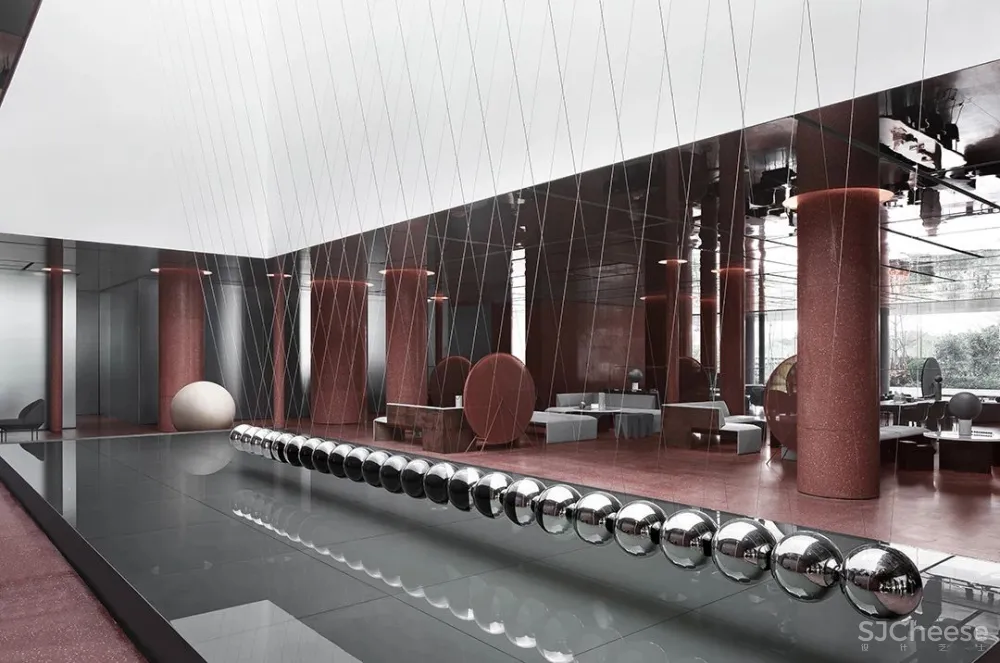 DOMANI 东 仓 牛 顿 与 月 亮