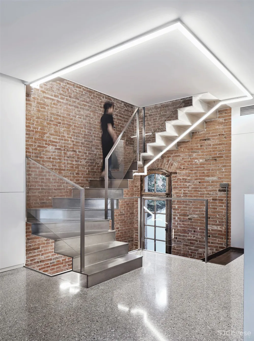 1936年的上海法式洋房改造而成的办公空间