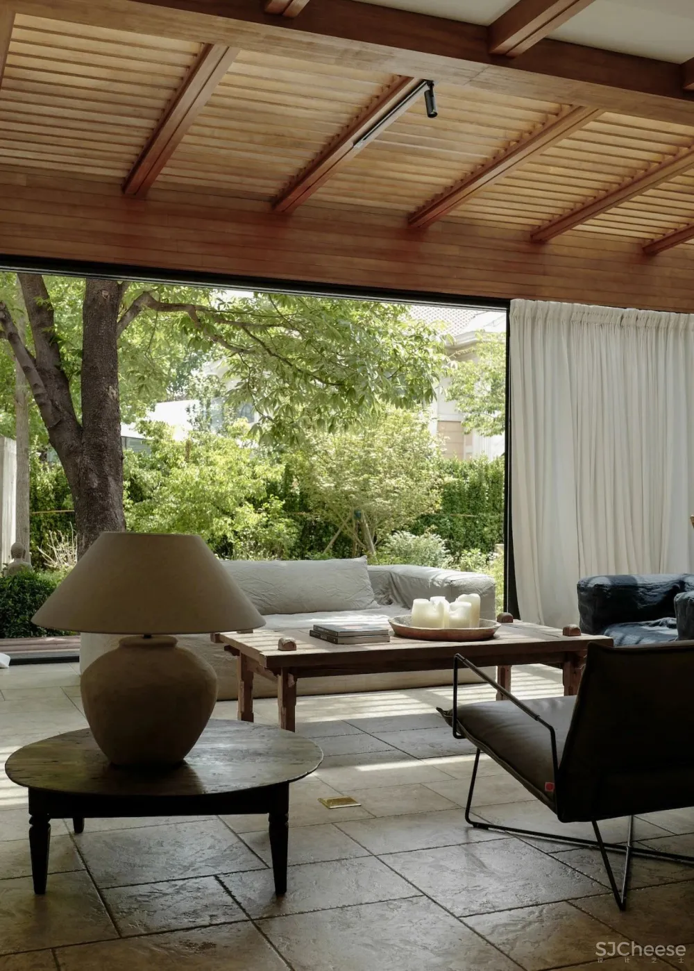 欢聚或独处,都被温柔包裹着| 军哥和芳姐自宅