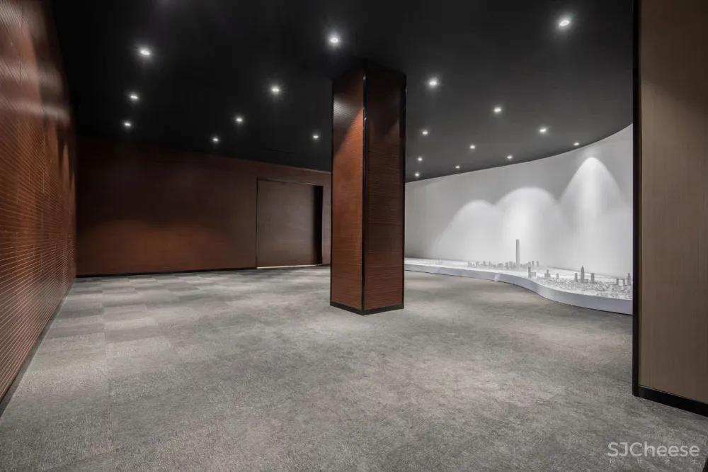 在镜像世界中寻找自己【绿地金茂国际金融中心售楼处】