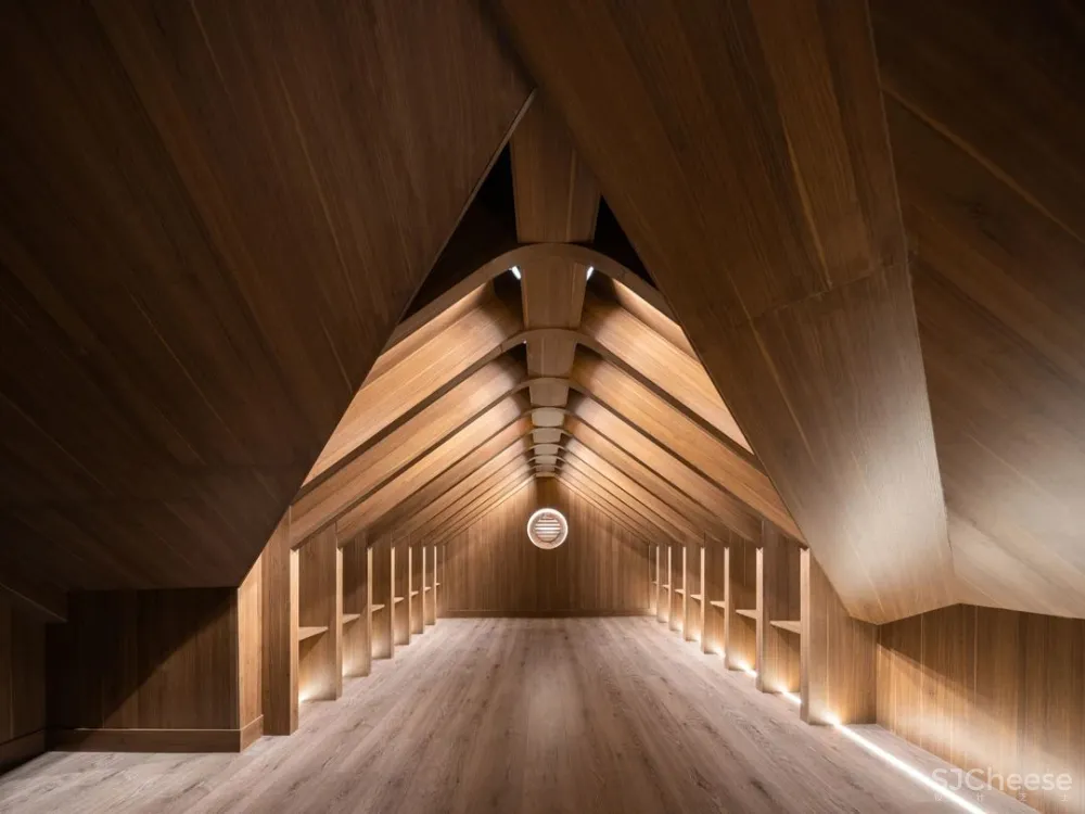 双子座俞挺的两个新作:一座妖的乐园、一个文学爱好者的客厅