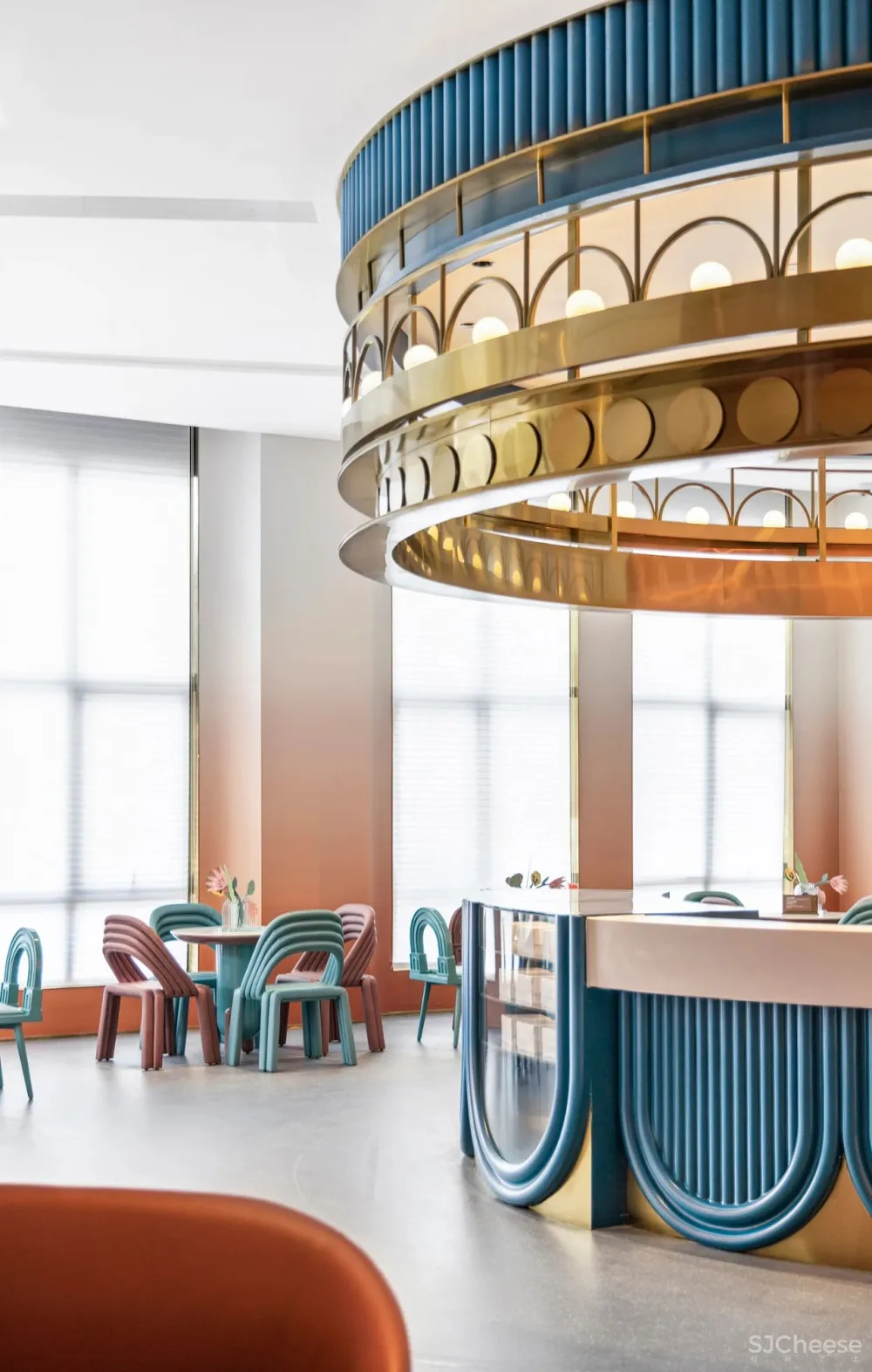 CLV×万科：色彩梦幻联动，打造都市中的“天真避难所”!