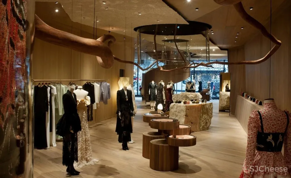 Alexander McQueen 的旗舰店,灵感竟源于一栋乡下房子!
