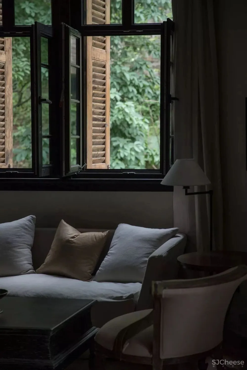 谢柯-既下山·重庆生活的复杂和冲突,都在这间院落“缴械投降”!