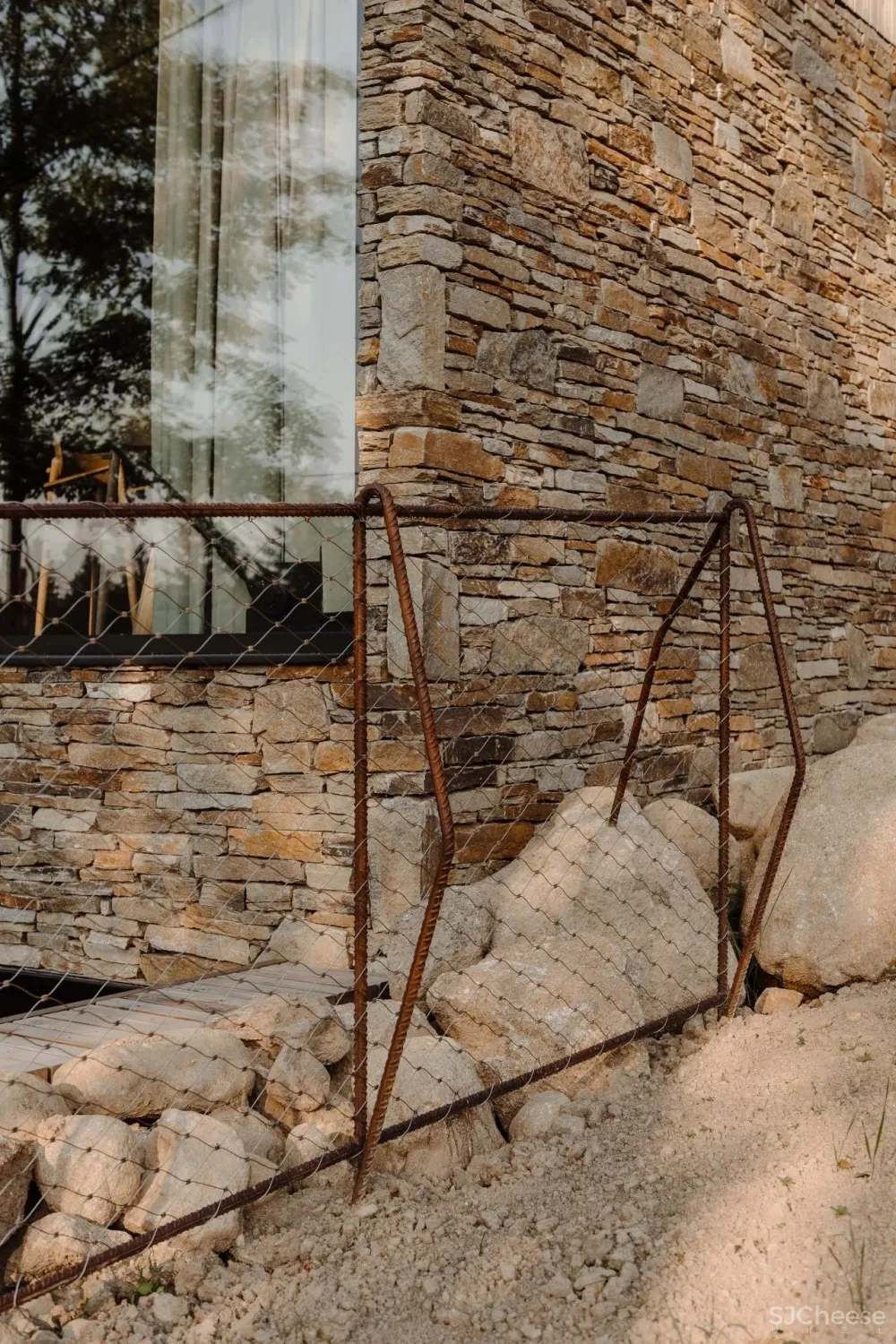 混凝土加木结构的公寓式民宿,混搭乡建必有亮点!