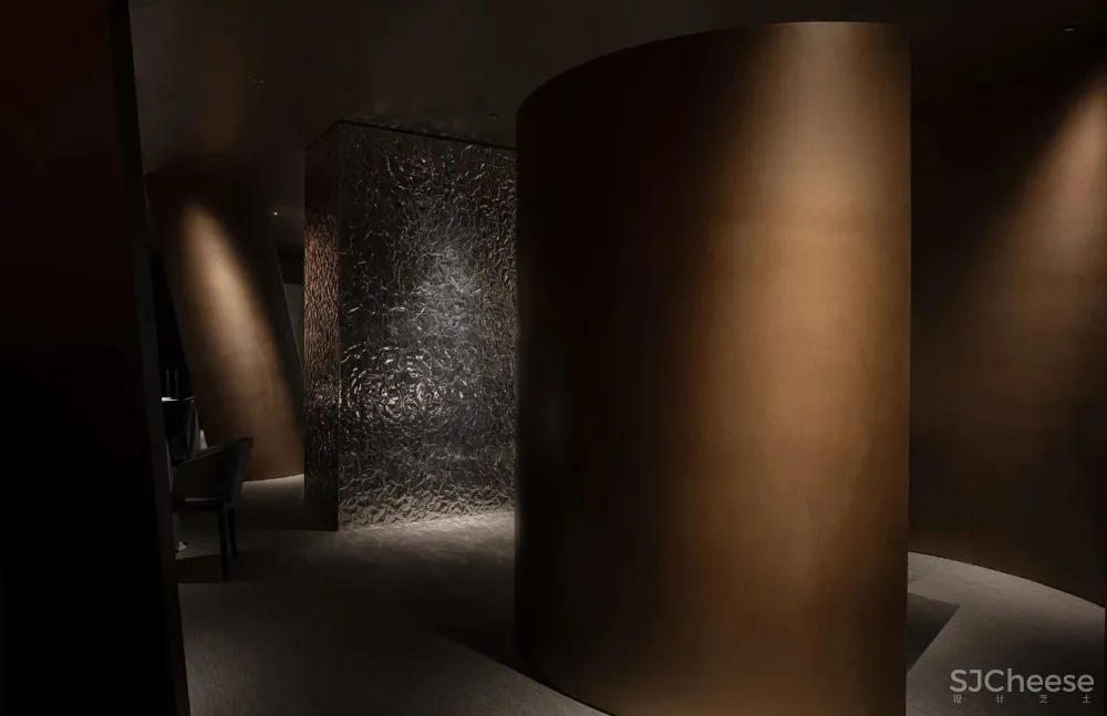 谢培河 隐藏在都市心脏的当代诗意