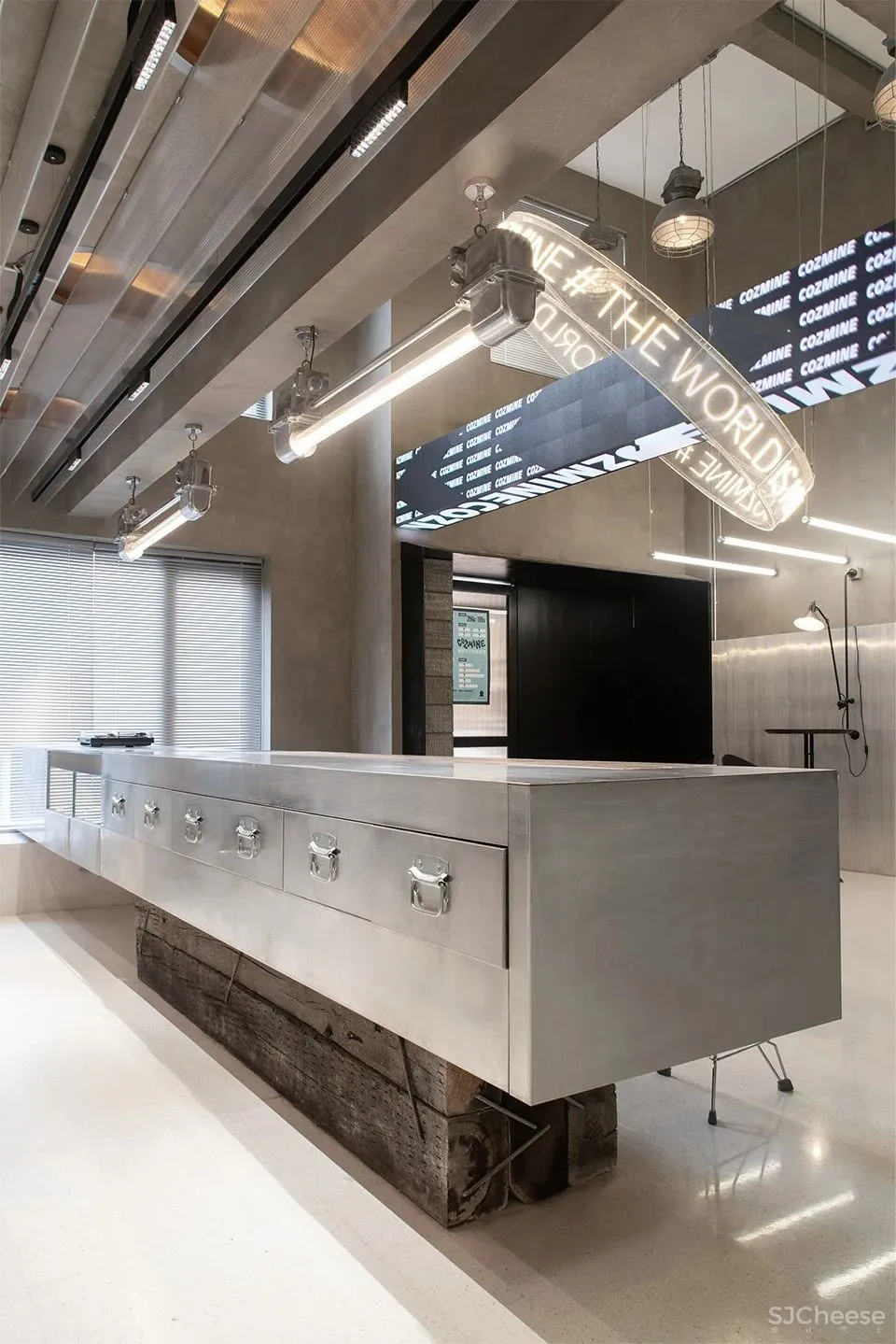 在矿井中发掘有趣的事物 武汉 COZMINE线下集合店 外物 WHY WOULD