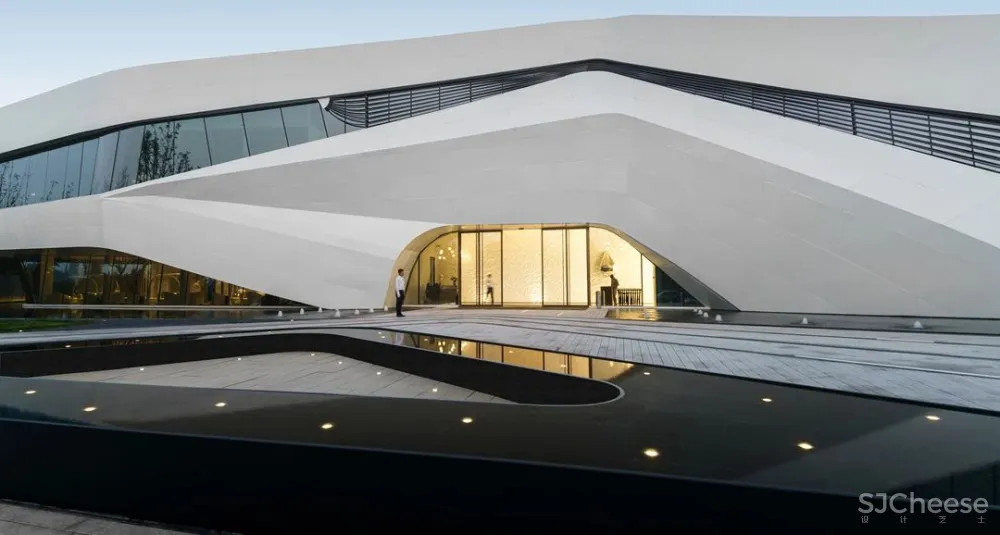 地产界“黑马” 看郑州如何引领中原豪宅新风向!