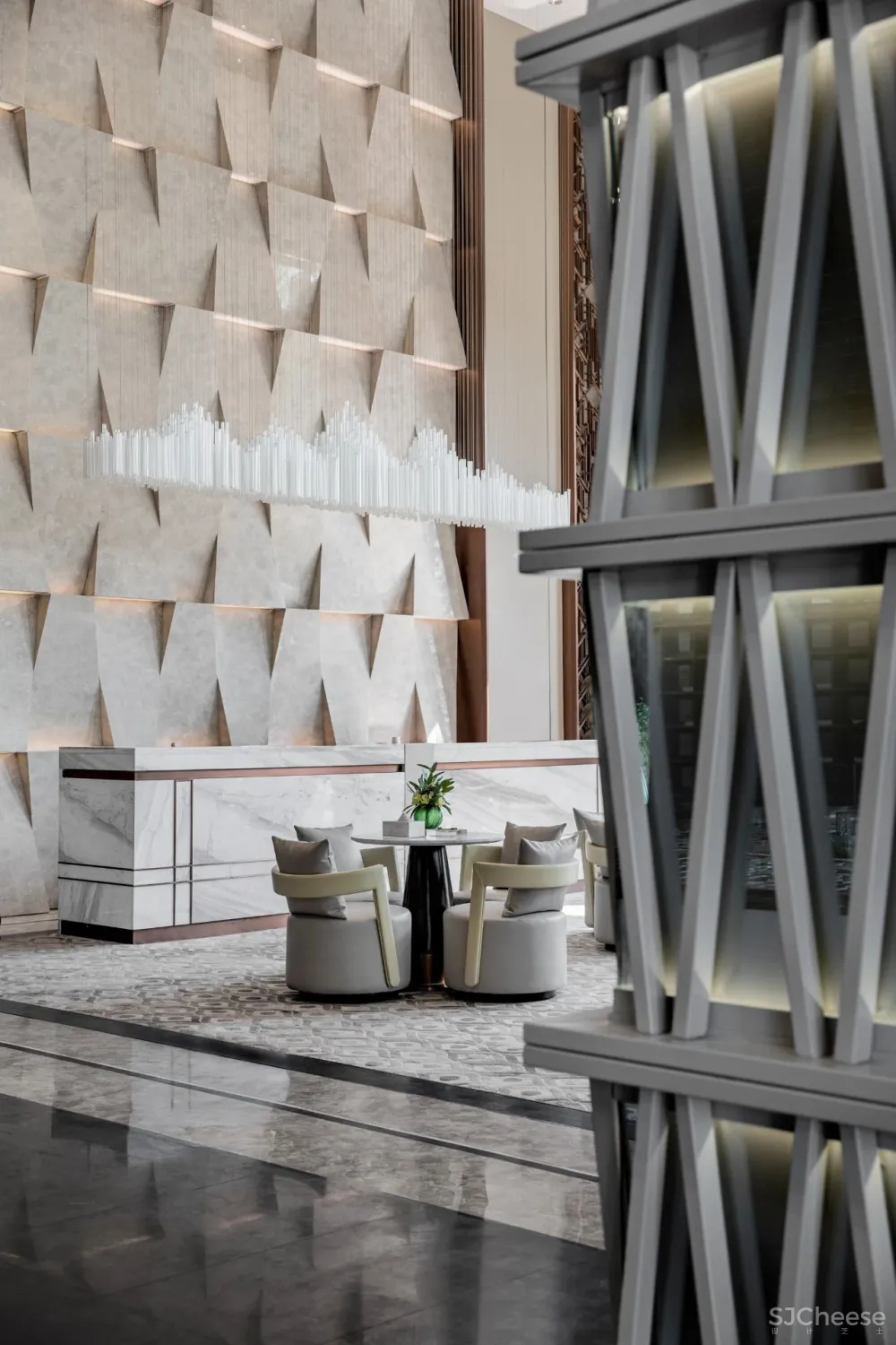 在镜像世界中寻找自己【绿地金茂国际金融中心售楼处】