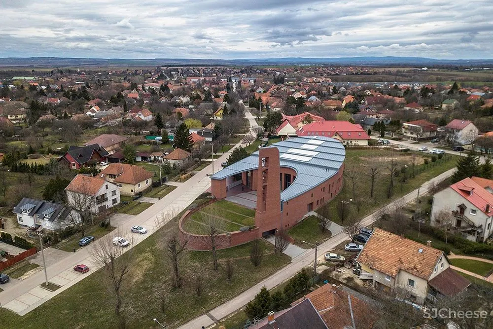 邀你走近神圣——传统教堂的现代回应