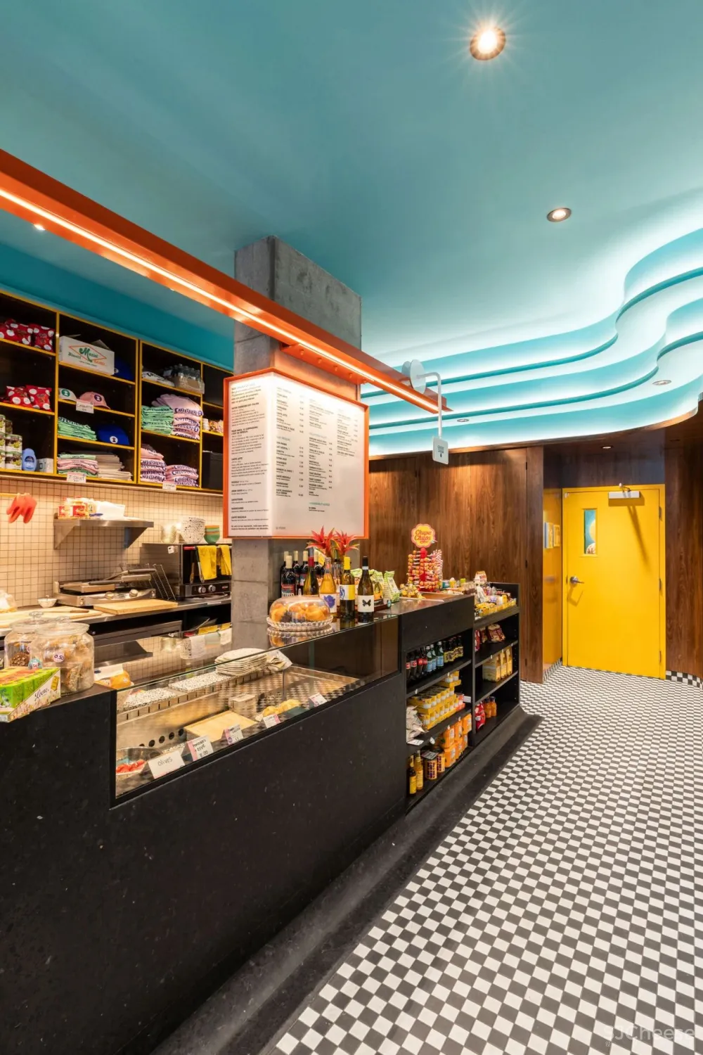 Caffettiera Caffé Bar in Montréal by Ménard Dworkind.