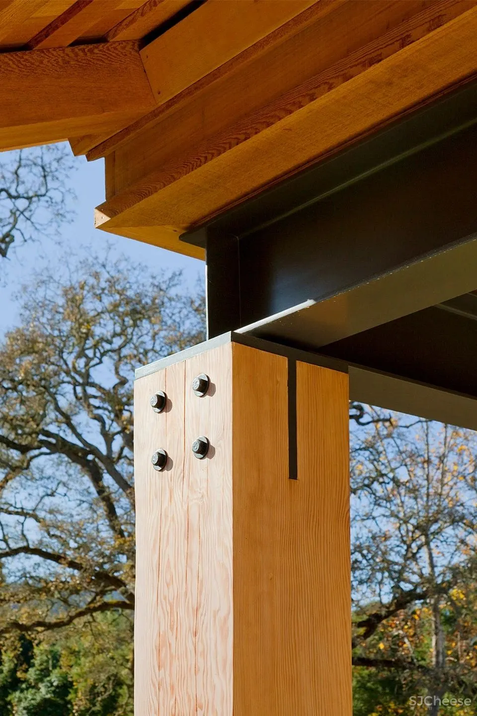 多样且互补的室内外生活体验 Mountain Wood乡村住宅 Walker Warner Architects