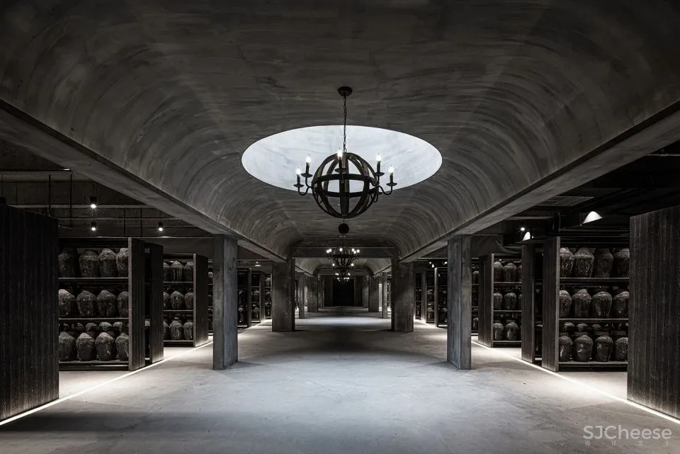 “光影”与“酒香”的交汇 石斛酒博物馆