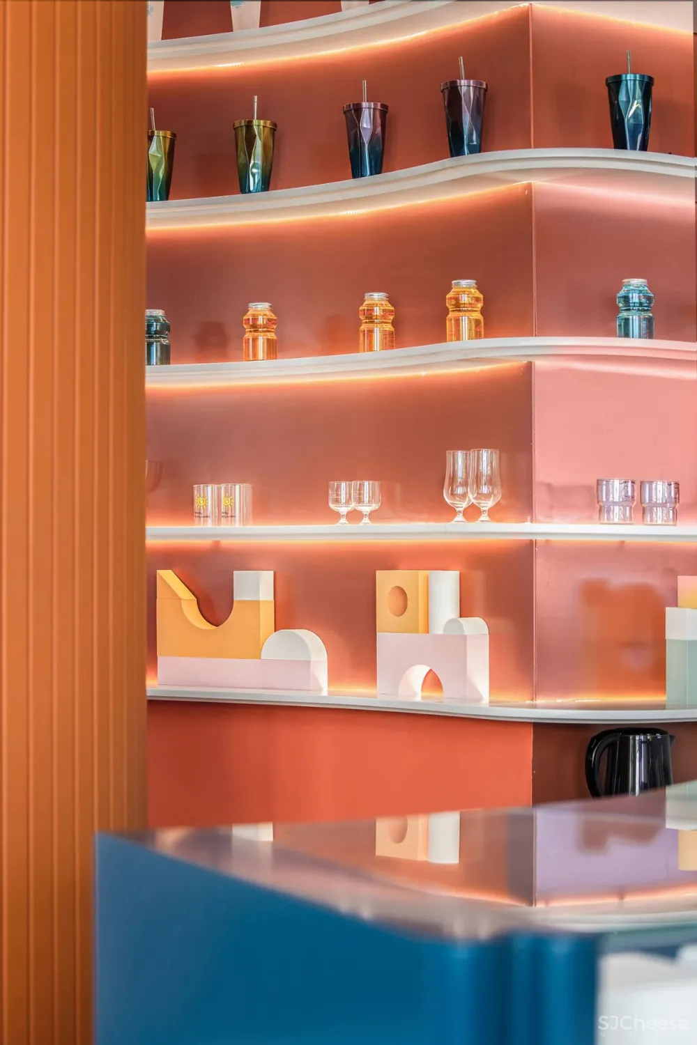 CLV×万科：色彩梦幻联动，打造都市中的“天真避难所”!