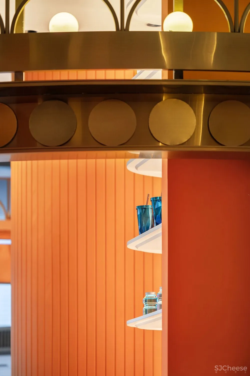 CLV×万科：色彩梦幻联动，打造都市中的“天真避难所”!