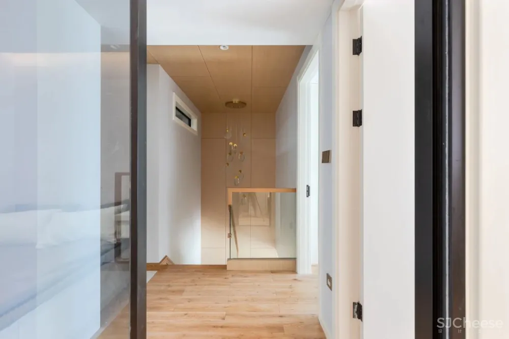 160㎡复式住宅，黑白灰 原木，打造素雅治愈的慢生活空间