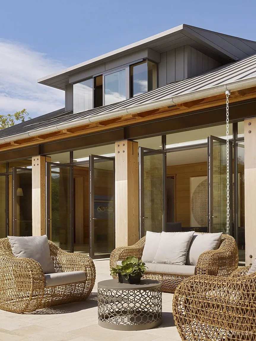 多样且互补的室内外生活体验 Mountain Wood乡村住宅 Walker Warner Architects