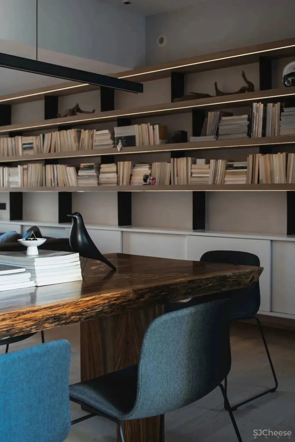 拆除楼梯隔墙,卧室并入客厅,117㎡暗室变身质感慵懒家 未見空间美学