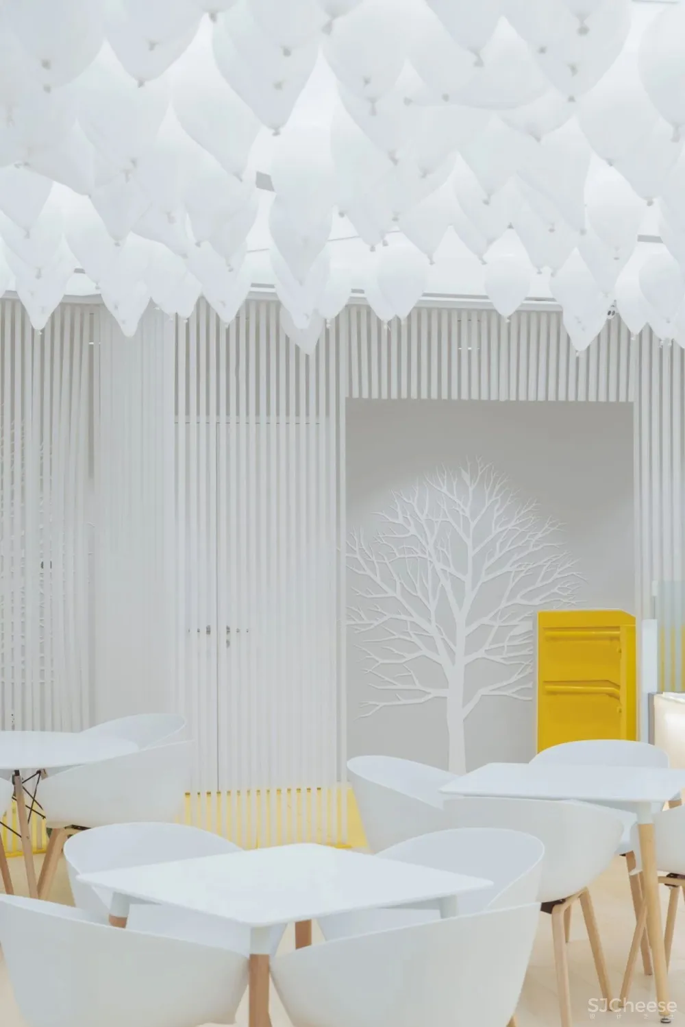 漫步云海诗意儿童餐厅