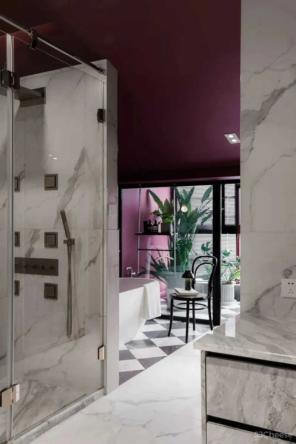 175㎡“职住一体”的家,旋转楼梯融入法式风情,装出大宅气度 吾隅设计