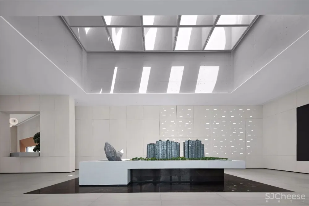 LIA INTERIOR DESIGN 里约设计丨云深月里