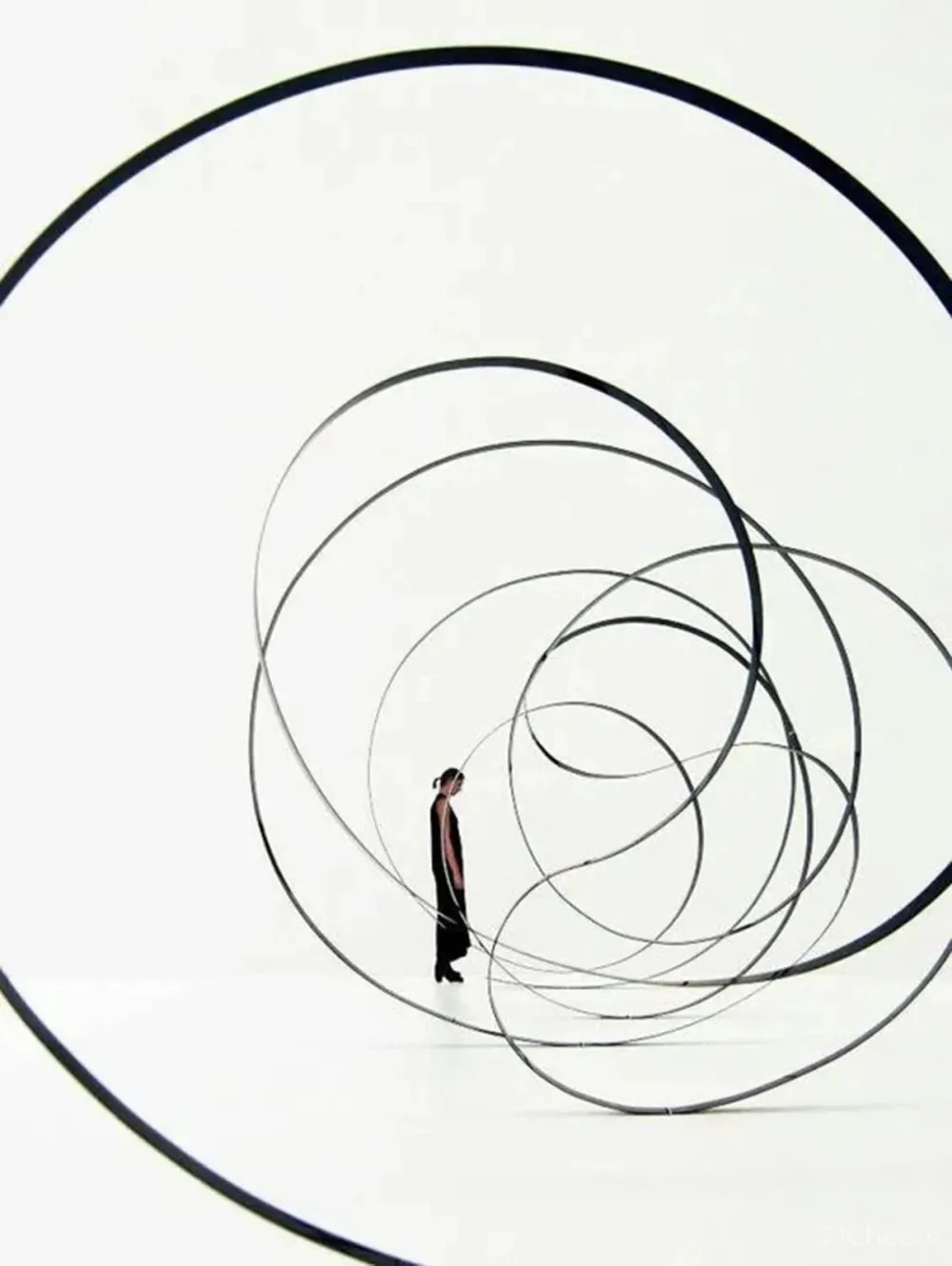 深圳洲际建筑装饰丨极简 黑与白的平衡之道