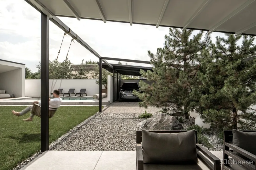 打破常规的房子,屋顶加个仰角引光入室,这样的自建房太有创意了!