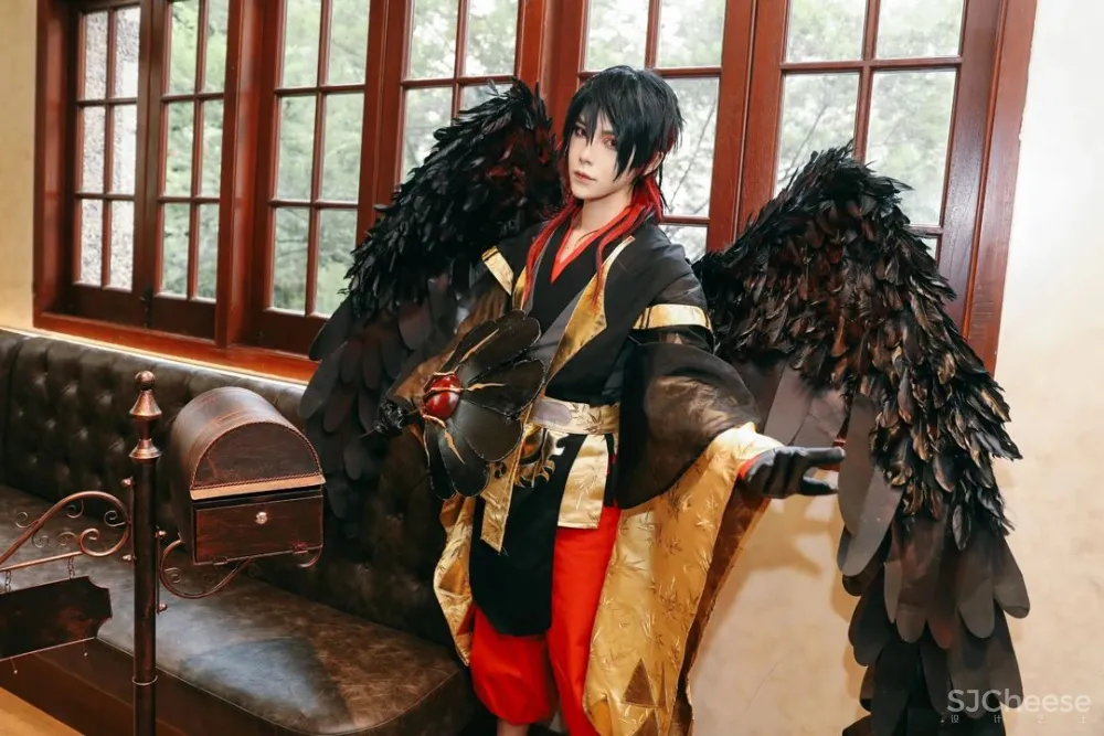 双子座俞挺的两个新作:一座妖的乐园、一个文学爱好者的客厅