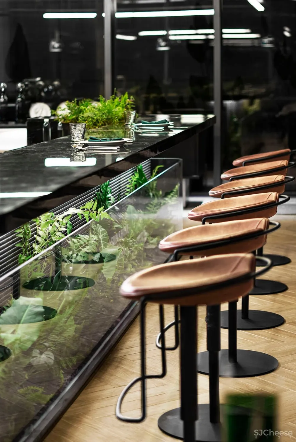 峻佳 杭州万科开了家超仙的雨林餐厅，成新晋网红地 ！