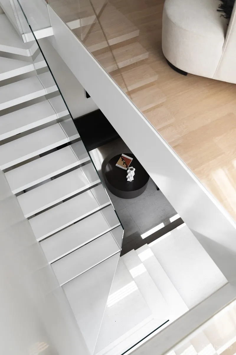 270㎡顶跃私宅,悬浮式楼梯,超有范!