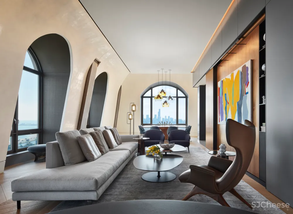 590㎡的顶层公寓,奢华也可以是一种 LOFT 范儿